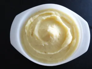 Lire la suite à propos de l’article Pomme de terre purée maison : recette facile