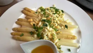 Lire la suite à propos de l’article Guide pratique pour la cuisson de l’asperge blanche