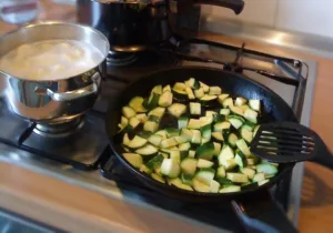 Lire la suite à propos de l’article Cuisson de la courgette à la poêle : guide pratique